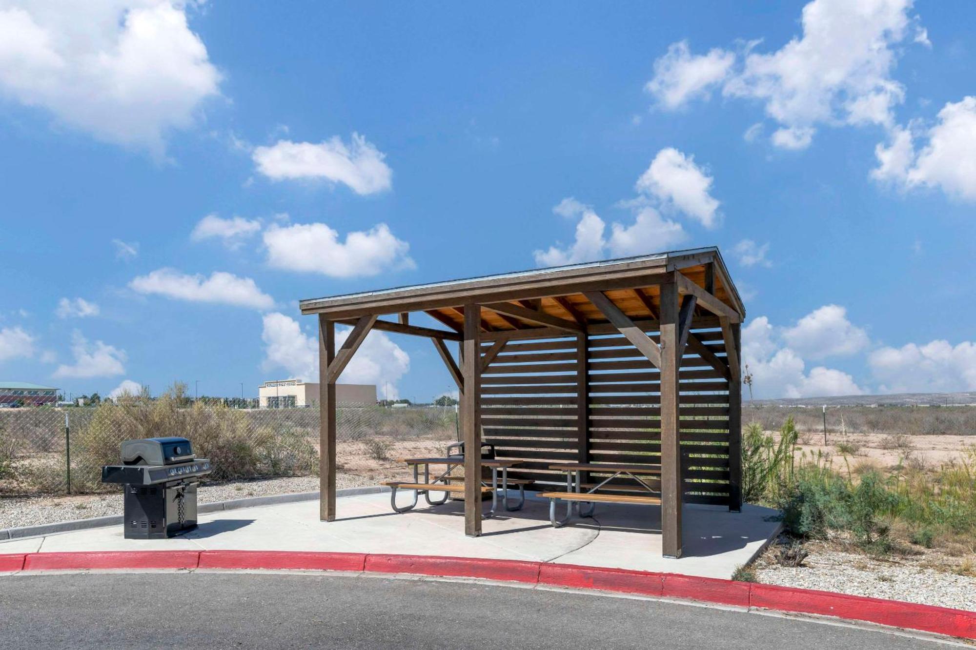 Sleep Inn & Suites Carlsbad Caverns Area Exteriör bild